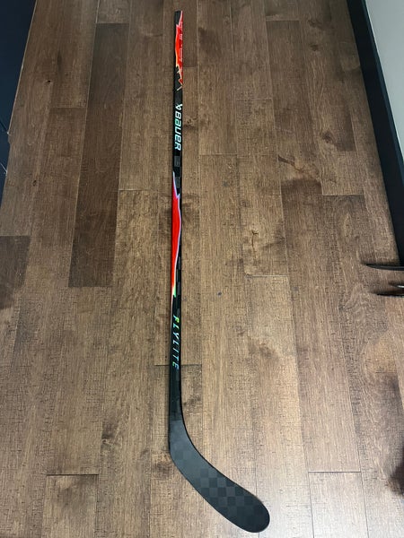 Senior Bauer Vapor FlyLite Left Hand Hockey Stick P28 77 Flex (New)