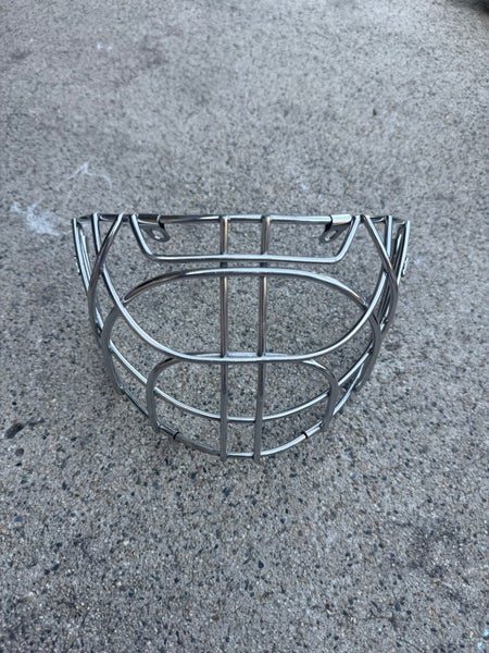 Used Bauer Certified Cat Eye Cage