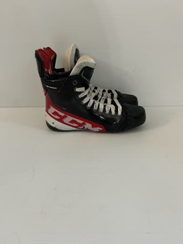 Used R: 8.75 L: 7.75 Regular Senior CCM JetSpeed FT4 Pro Hockey Skates Pro Stock *Boot Only*