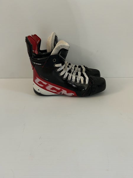 Used R: 8.75 L: 7.75 Regular Senior CCM JetSpeed FT4 Pro Hockey Skates Pro Stock *Boot Only*