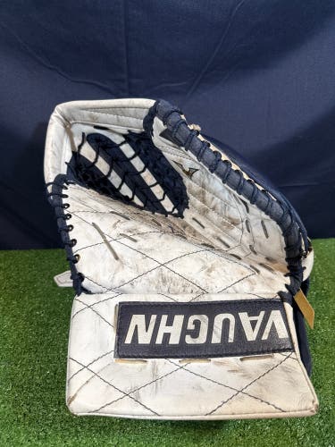 Vaughn Velocity V5 7800 Diamond Stitch Regular Goalie Glove