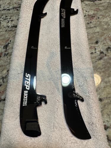 Step Steel Blacksteel 255 mm (Used)