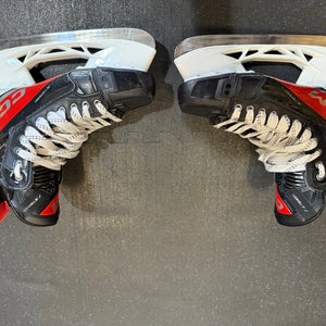 CCM JetSpeed FT6 Pro Hockey Skates Regular Width 9.5 (Used)