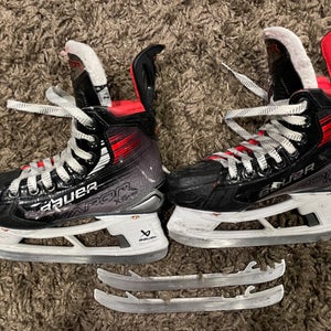 Bauer Vapor X5 Pro Skates 2.5 D Jr