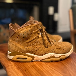 Men's Size M 8.5 (W 9.5) Jordan Shoes (Used)