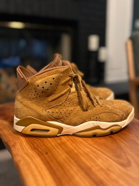 Men's Size M 8.5 (W 9.5) Jordan Shoes (Used)