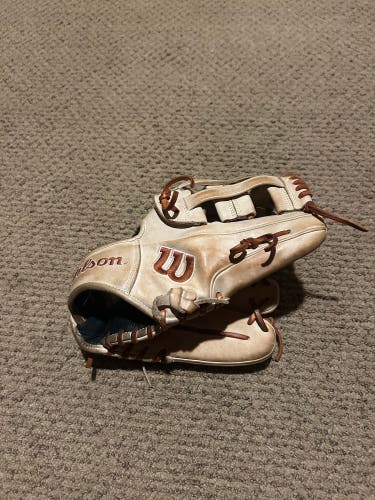 2021 Wilson A2000 RH Infield Baseball Glove 11.5" (Used)