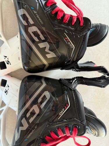 2024 CCM JetSpeed FT690 Hockey Skates 6 (Used)