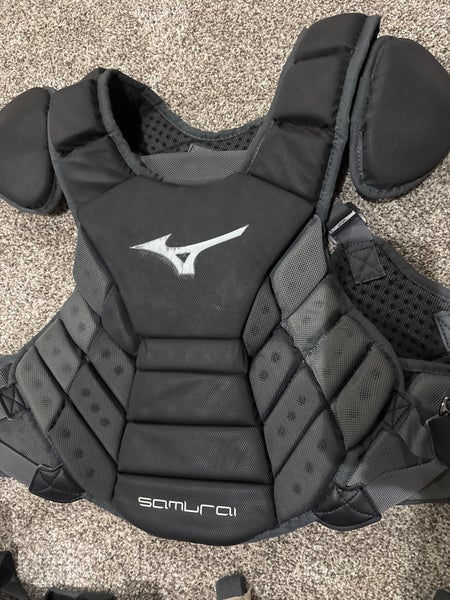 Mizuno Samurai Catcher's Chest Protector (Used)