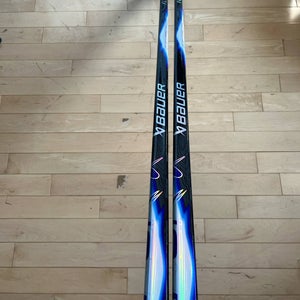New 2 PACK Senior Bauer Flylite P28 77 Flex Left Handed Hockey Sticks