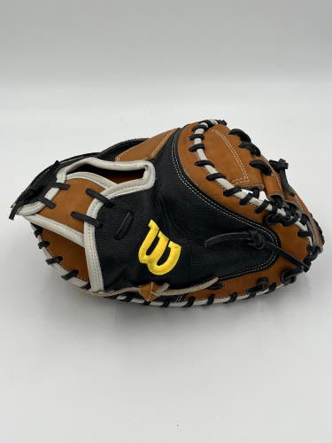 Pro issue Wilson a2000 M1D 33.5 catchers mitt baseball glove
