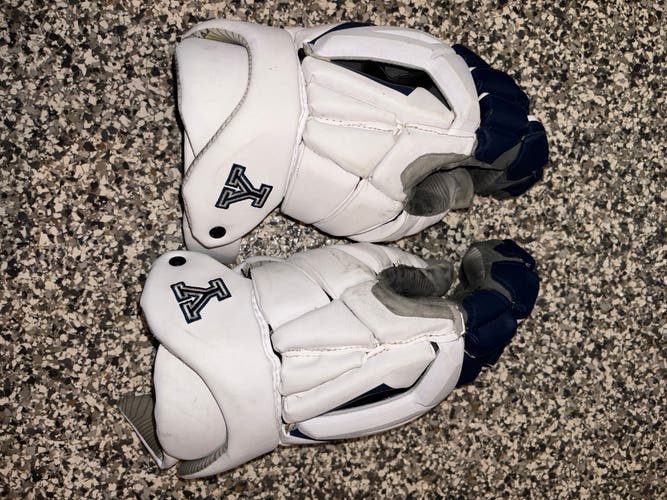 Team Issued Yale Lacrosse Gloves (used)