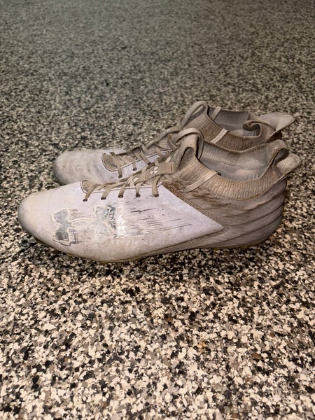 Size M 12.0 Under Armour Blur Cleats (Used)