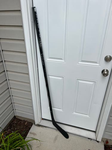 Intermediate Bauer Proto-R Left Hand Hockey Stick P28 (Used)