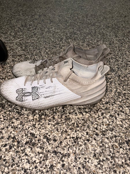 Size M 10.5 Under Armour Blur Cleats (Used)