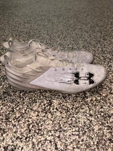 Size M 12.5 Under Armour Blur Cleats (Used)