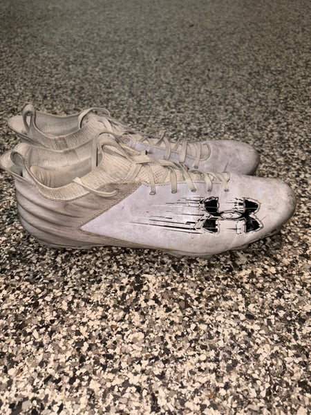 Size M 12.5 Under Armour Blur Cleats (Used)