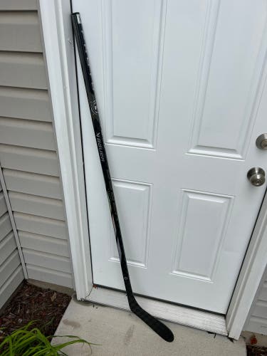 Intermediate Bauer Proto-R Left Hand Hockey Stick P28 Pro Stock (Used)