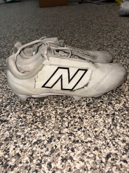 Size M 9.5 New Balance Burn Cleats (Used)