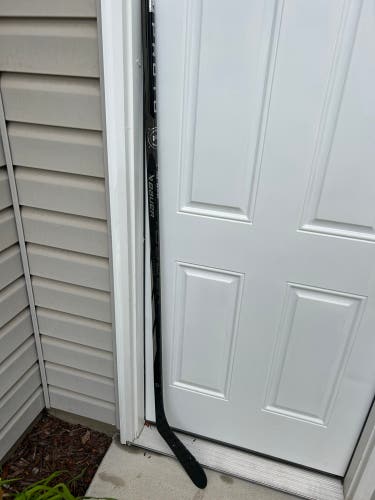 Intermediate Bauer Proto-R Left Hand Hockey Stick P28 Pro Stock (Used)