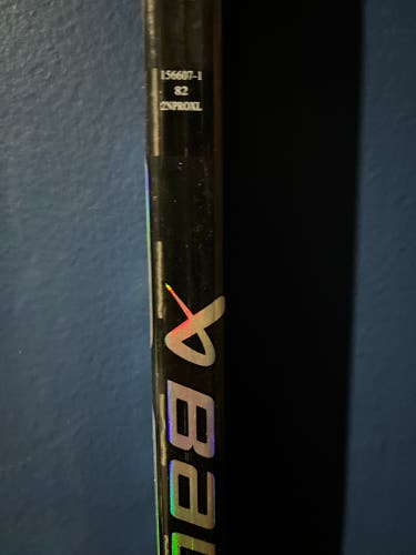 Bauer 2NPROXL dressed as SYNC Hossa curve