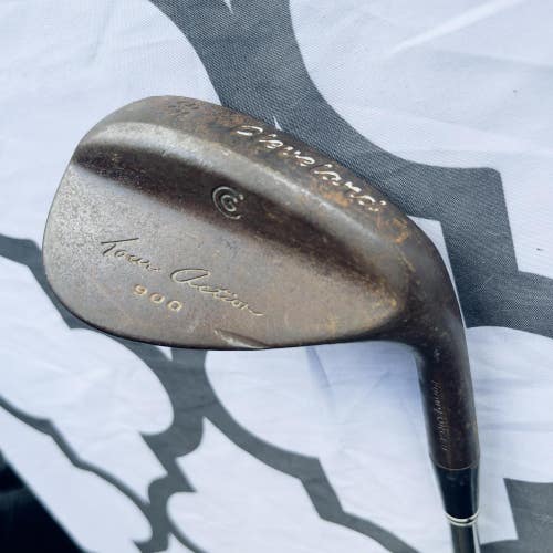 Rusted Cleveland Golf Tour Action Mens Right Handed Sand Wedge Golf Club