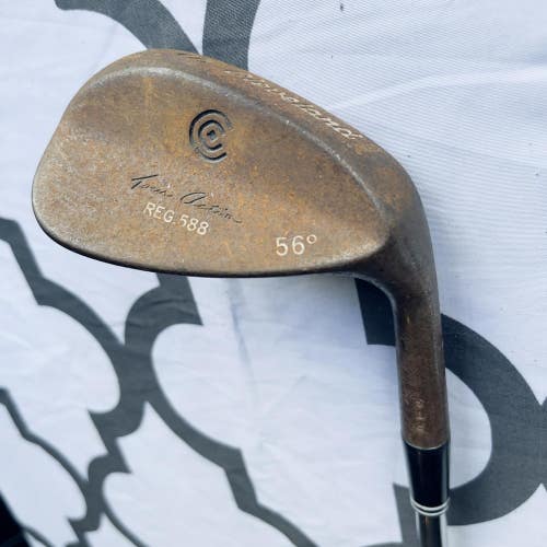 Rusted Cleveland Golf Tour Action Mens Right Handed Sand Wedge Golf Club