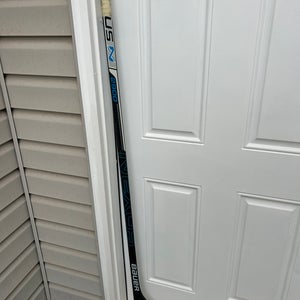 Intermediate Bauer Nexus 2900 Left Hand Hockey Stick P88 (Used)