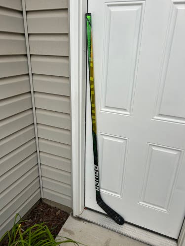 Intermediate Bauer Supreme UltraSonic Left Hand Hockey Stick P92 Pro Stock (Used)