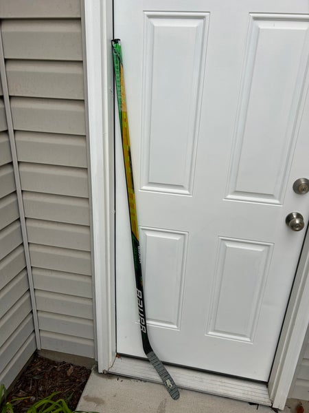 Intermediate Bauer Supreme UltraSonic Left Hand Hockey Stick P88 Pro Stock (Used)
