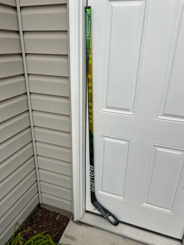 Intermediate Bauer Supreme UltraSonic Left Hand Hockey Stick P92 Pro Stock (Used)