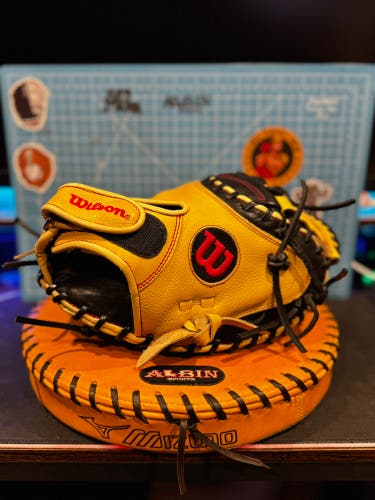Wilson A700 RH Catcher's Baseball Glove 32.5" (Used)