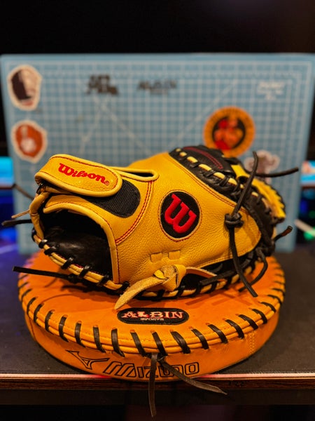 Wilson A700 RH Catcher's Baseball Glove 32.5" (Used)