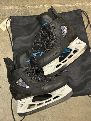 Senior True Pro Custom Hockey Skates 8 (Used)