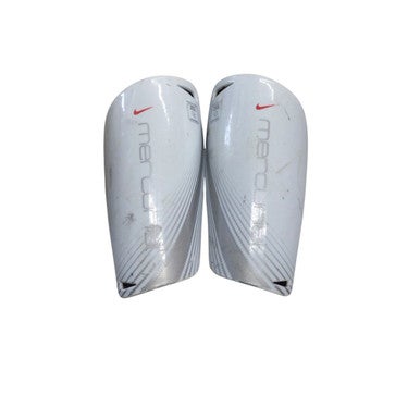 Used Nike Soccer Shin Guards Adult White SM 11760-S000080502