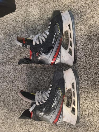 Bauer Vapor 2X Pro Hockey Skates Regular Width Size 4 (Used)