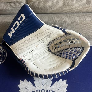 Pro Stock CCM EFlex 7 Pro Goalie Glove 580 Hildeby
