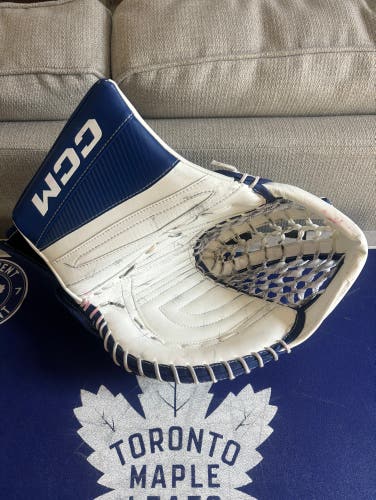 Pro Stock CCM EFlex 7 Pro Goalie Glove 580 Hildeby