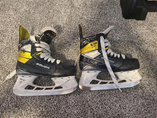 Bauer Supreme 3S Hockey Skates Regular Width Size 3 (Used) w/ extra runners
