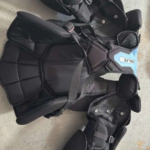 Small Vaughn SLR3 Goalie Chest Protector (Used)