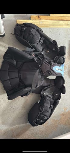 Small Vaughn SLR3 Goalie Chest Protector (Used)