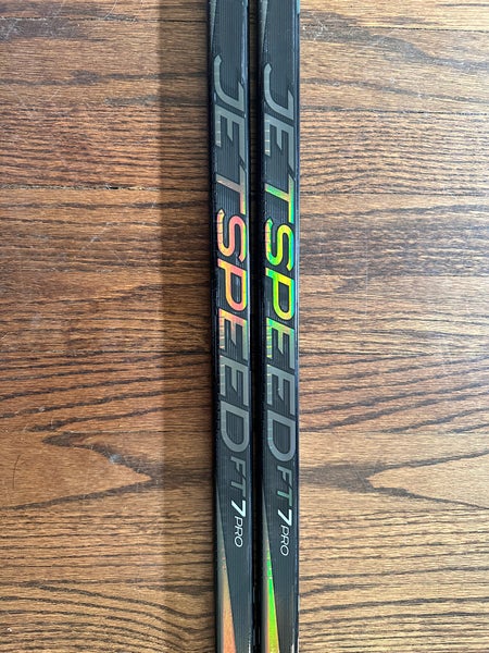 2 Pack Senior CCM Jetspeed FT7 Pro Right Handed Hockey Stick P28 (New)
