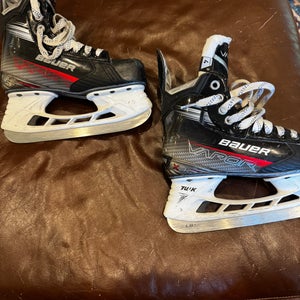 Bauer Vapor X Hockey Skates Regular Width  Size 4 (Used)