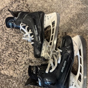 Bauer Matrix Hockey Skates Regular Width   6.5 (Used)