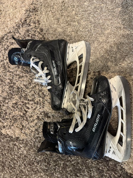 Bauer Matrix Hockey Skates Regular Width   6.5 (Used)