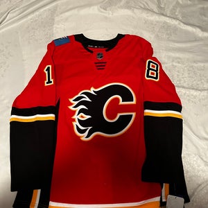 James Neal Calgary Flames Jersey - Adidas - Men’s Large - WITH TAGS