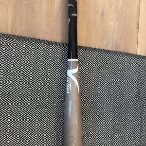 Victus Tatis Maple Bat (-7) 23 oz 30" (Used)