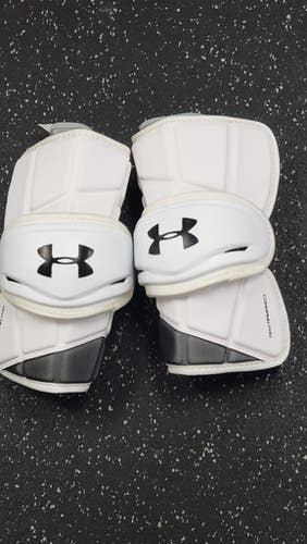 Used Under Armour COMMAND PRO ARM GUARDS Lacrosse Arm Pads/Guards White LG 11849-S000030721