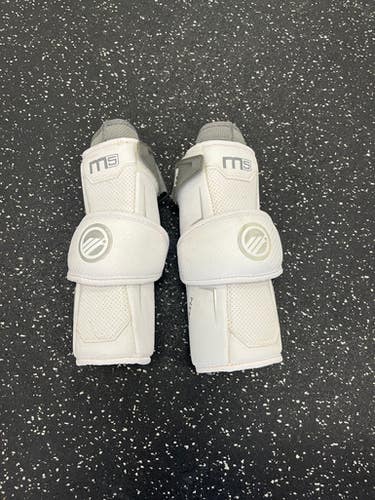 Used Maverik M5 Lacrosse Shoulder Pads White LG 11849-S000030694