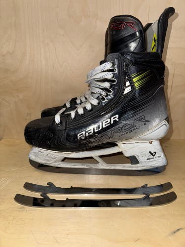 Bauer Vapor Hyperlite 2 Hockey Skates 7.5